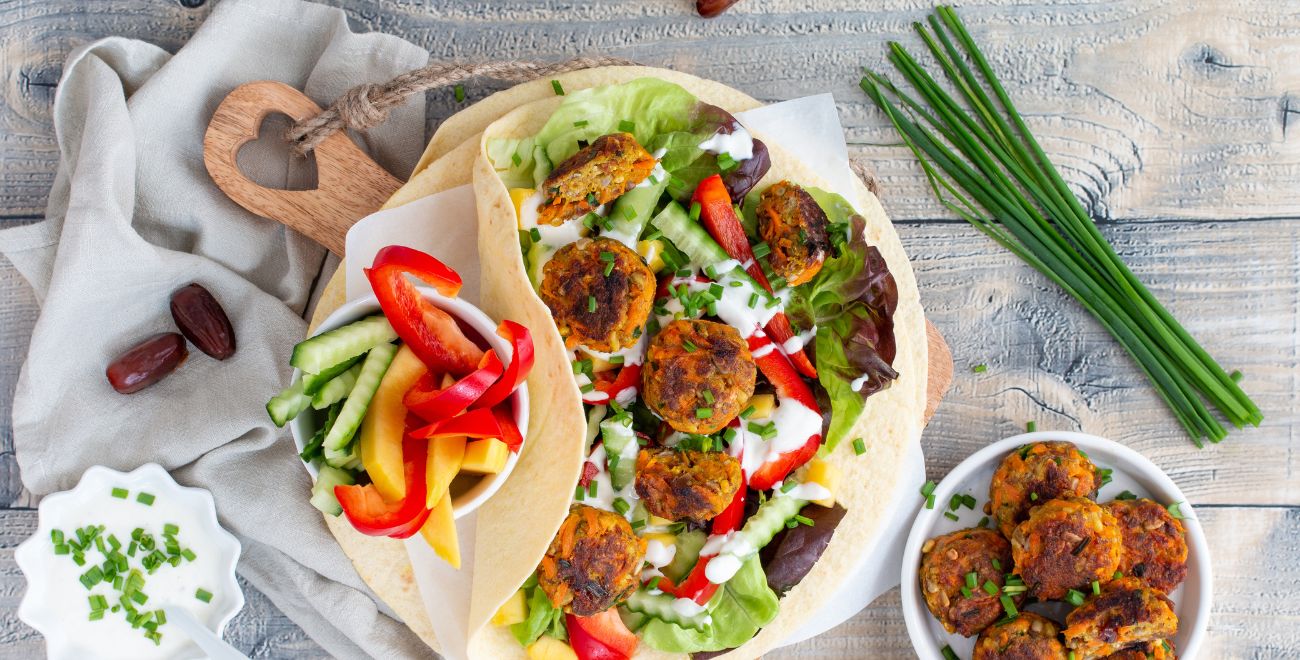 Fruchtige Wraps mit Curry-Karotten-Talern