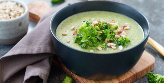 Brokkolicremesuppe mit Mandelmus