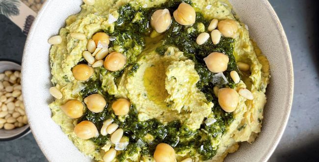 Hummus mit Waldpesto